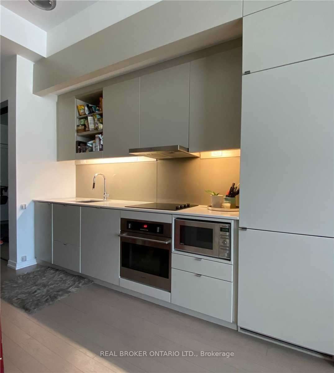 101 Peter Street W 515