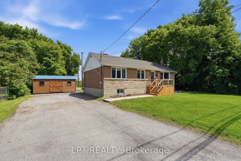 Photo of 1467 Meadow Road N, Greely - Metcalfe - Osgoode - Vernon and Area, ON K4P 1B1 (MLS # X14029022)