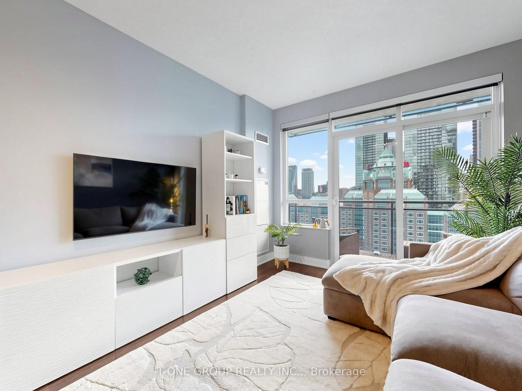 Photo of 28 Linden Street #1707, Toronto, ON M4Y 0A4 (MLS # C13715584)