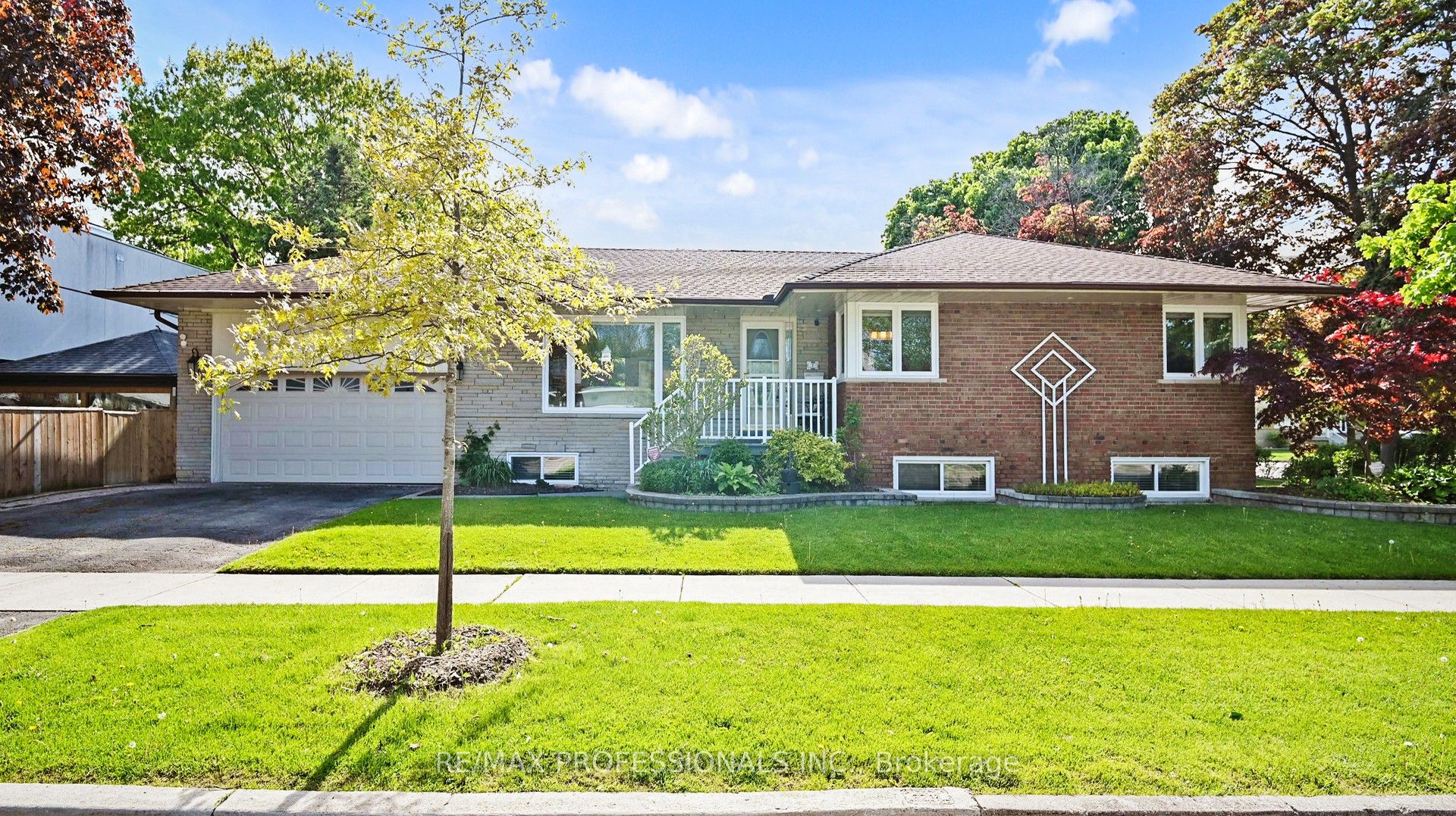 2 Woodpark Road