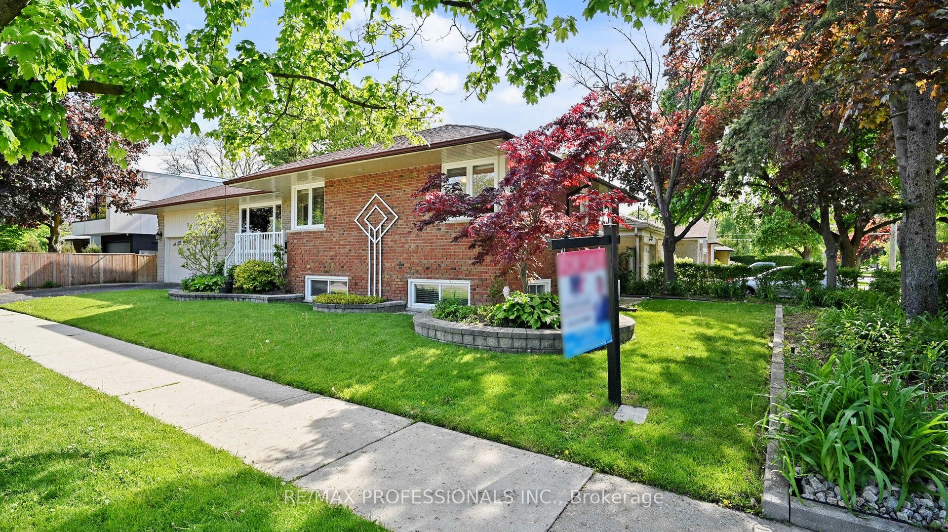 2 Woodpark Road