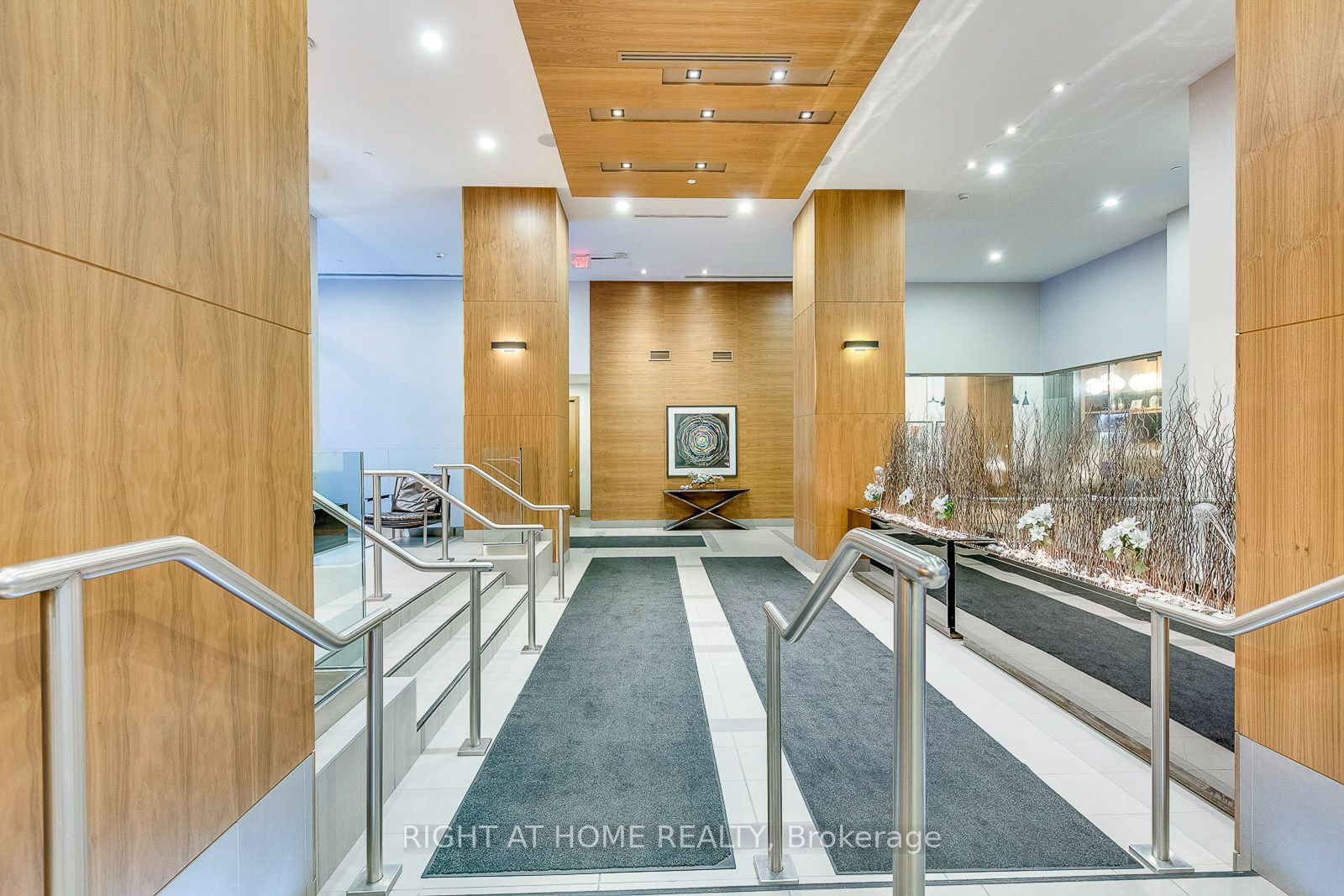 295 Adelaide Street W 1306
