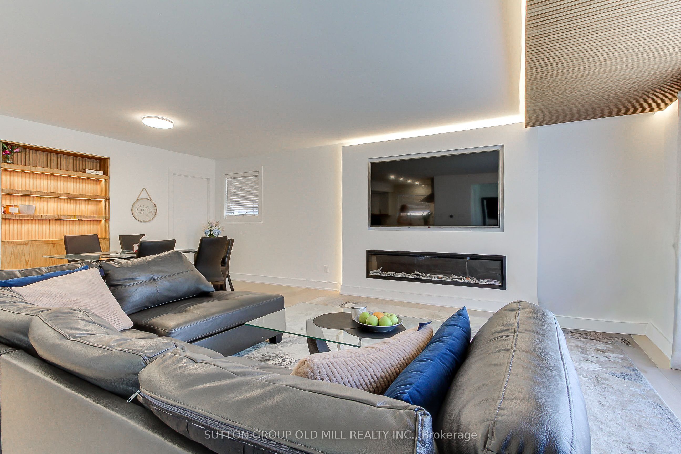 23 Moore Park Crescent