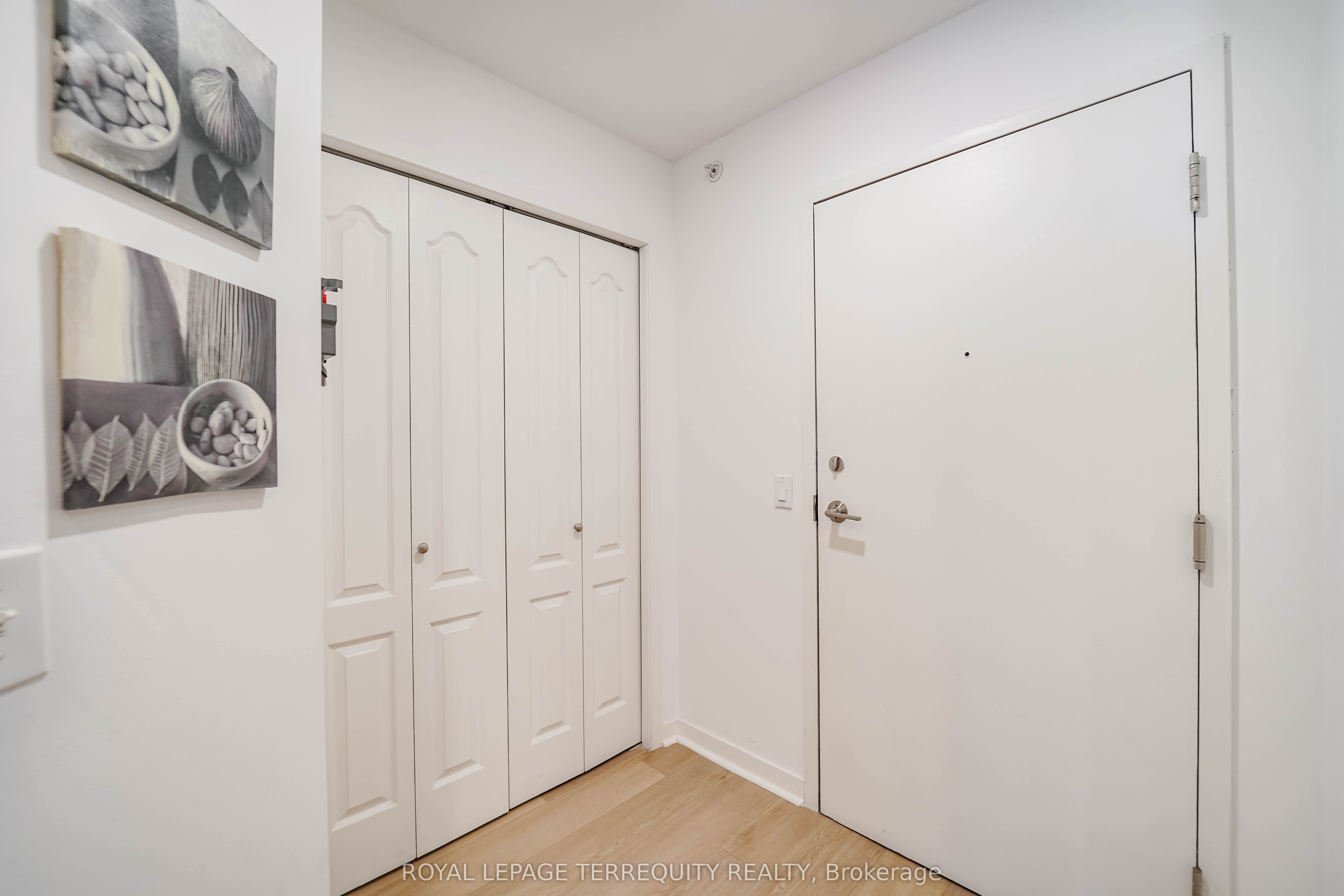 6 Dayspring Circle 2405