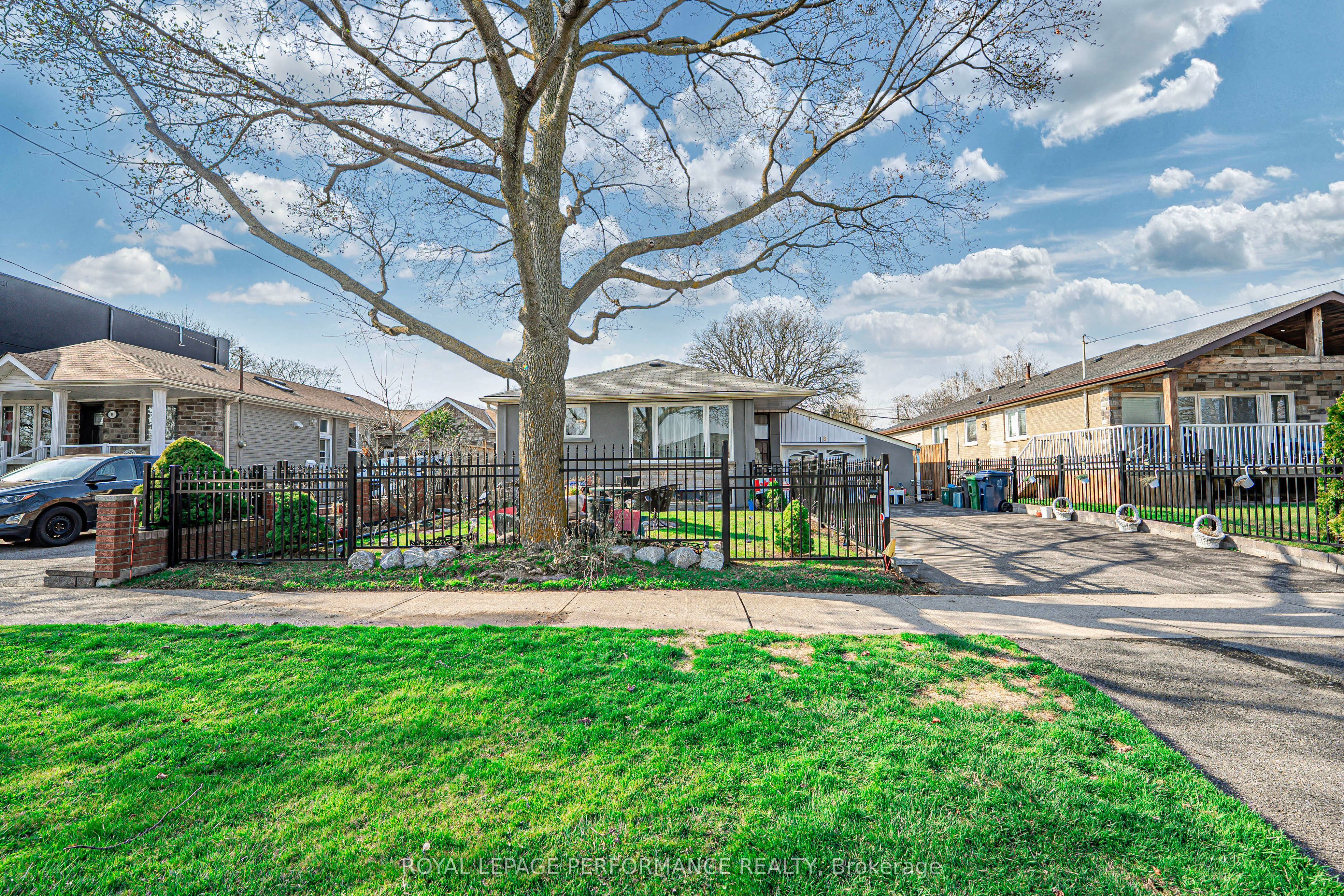 18 Courtwright Road