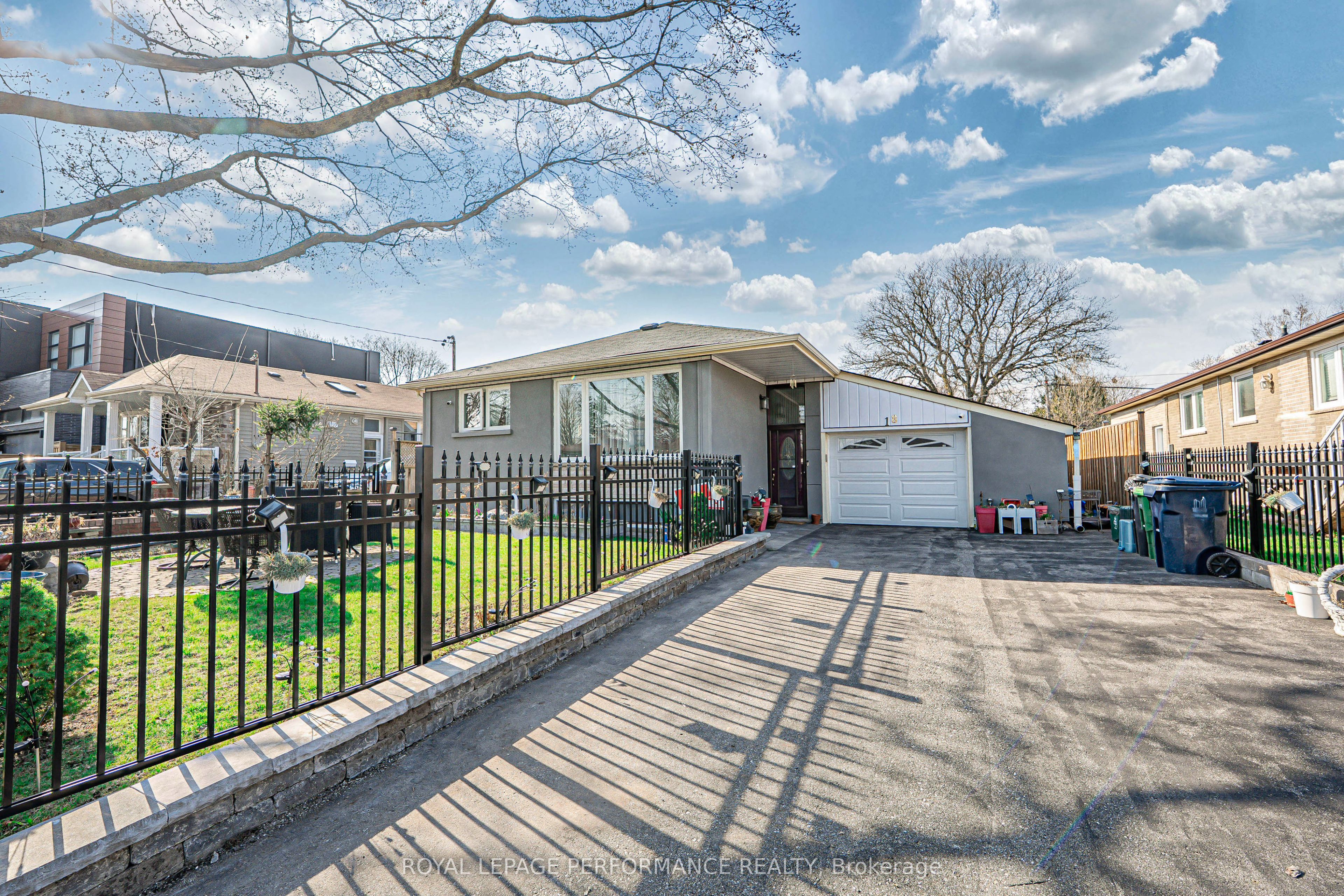 18 Courtwright Road