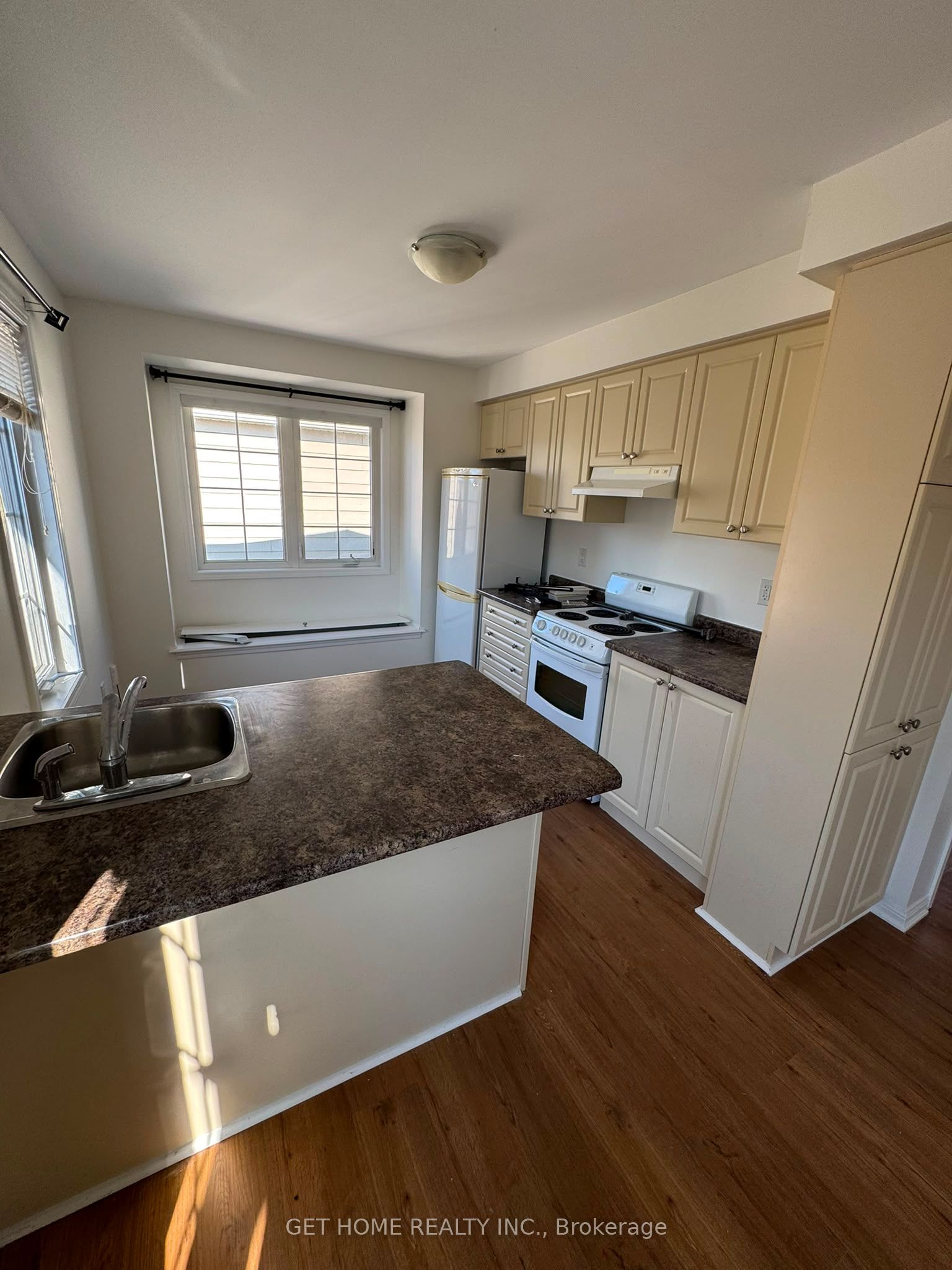 5 Raven Cross Avenue Coach house
