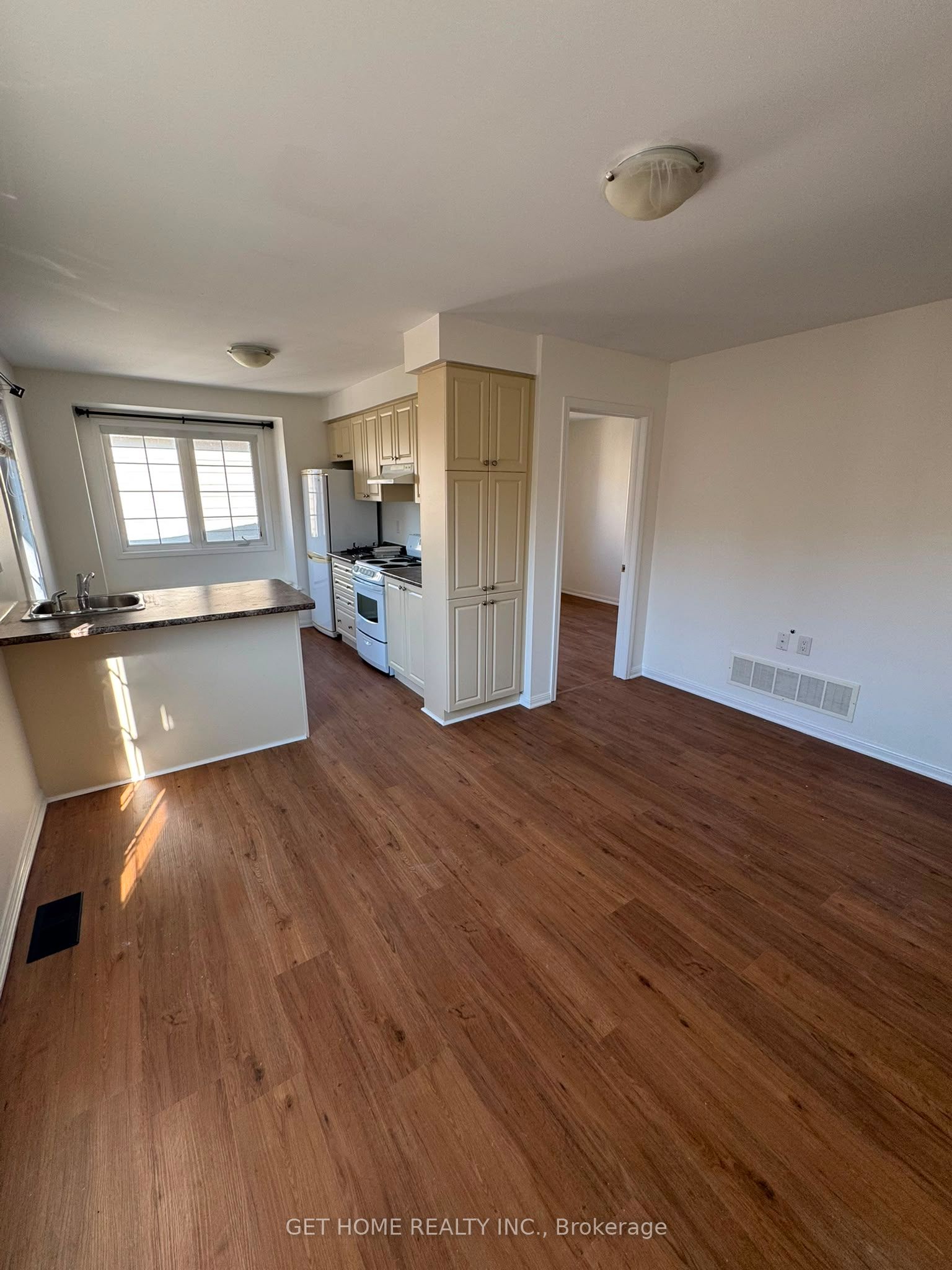 5 Raven Cross Avenue Coach house