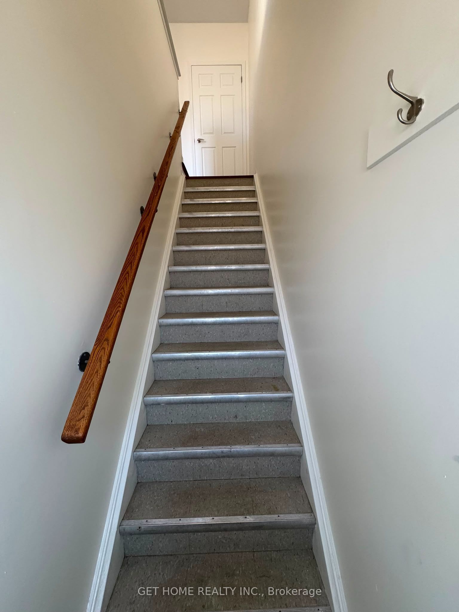 5 Raven Cross Avenue Coach house