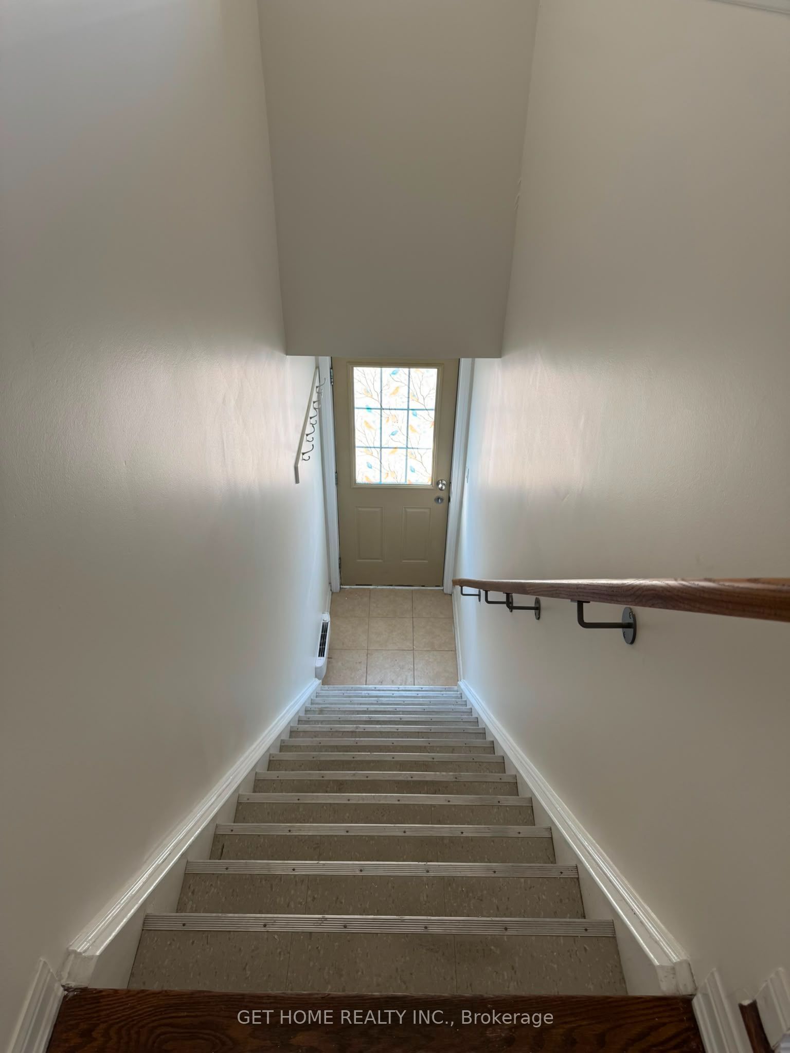 5 Raven Cross Avenue Coach house