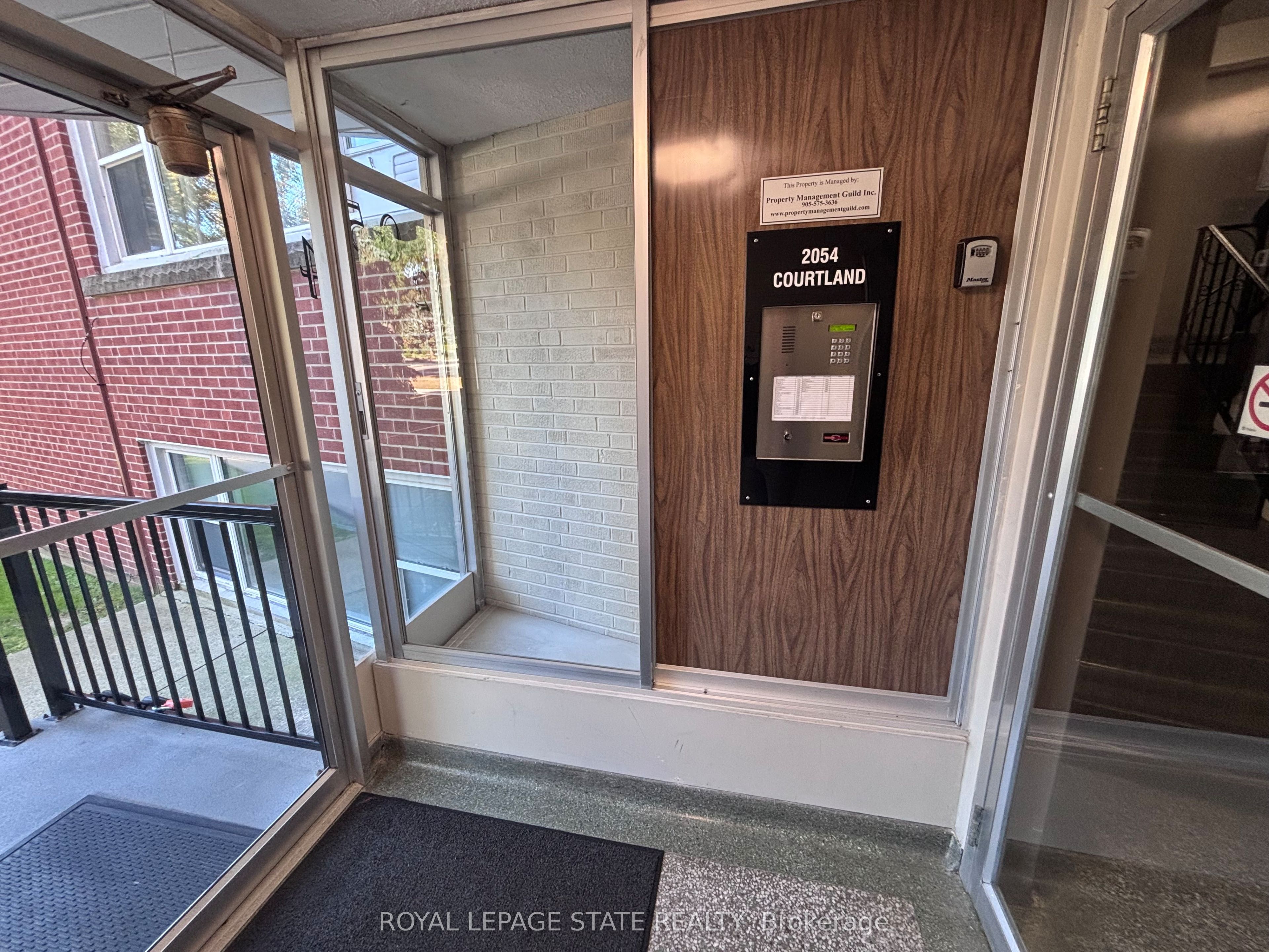2054 Courtland Drive 404