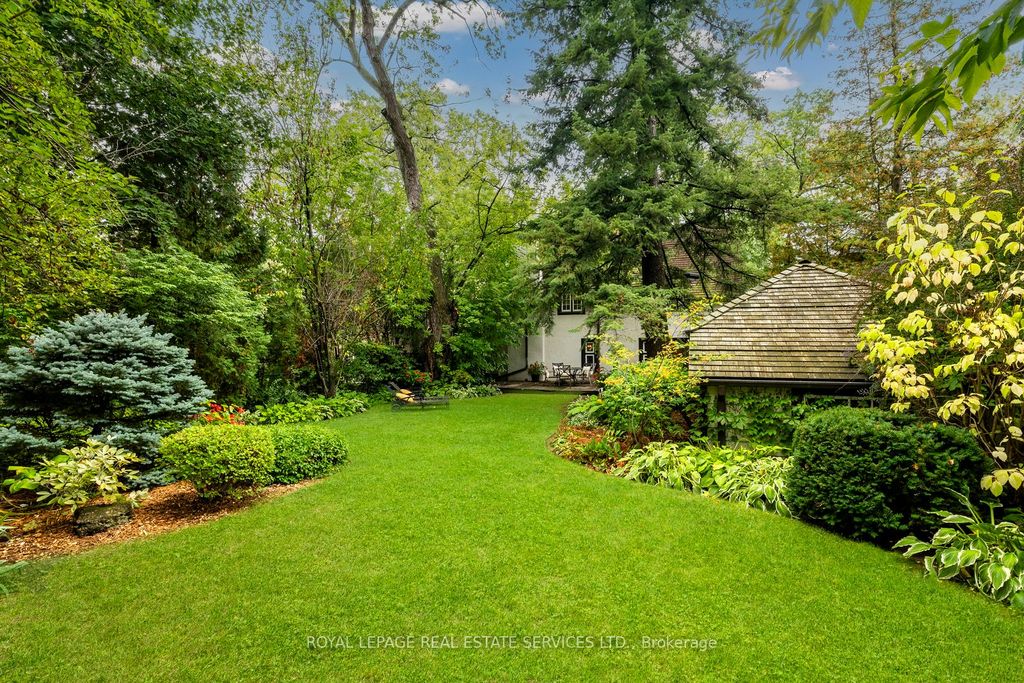 Photo of 18 Queen Marys Drive, Toronto, ON M8X 1S2 (MLS # W12436469)
