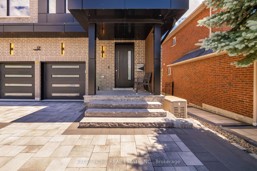 Photo of 17 Leyburn Avenue, Richmond Hill, ON L4C 0R2 (MLS # N13448692)