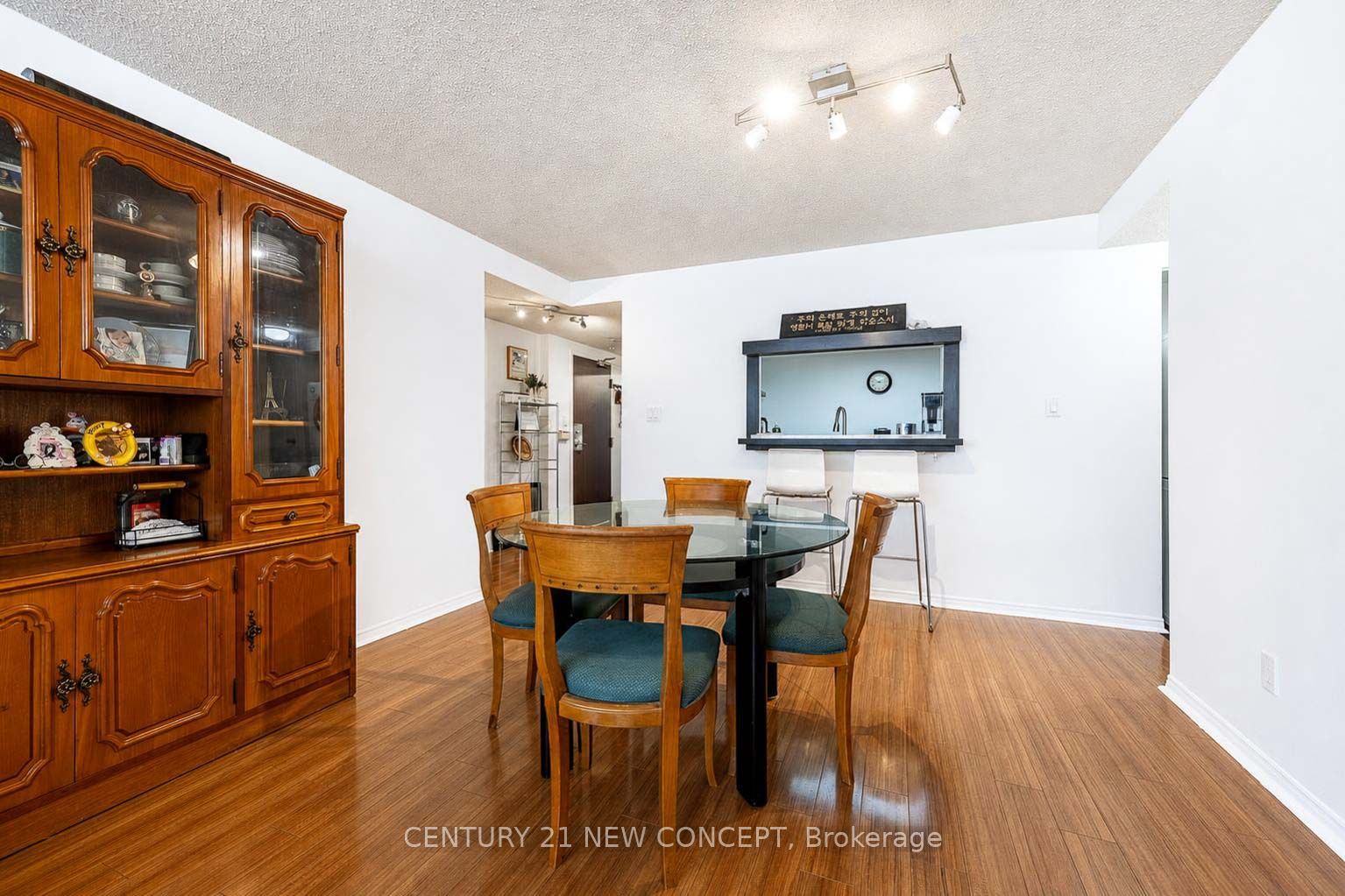 5765 Yonge Street 101