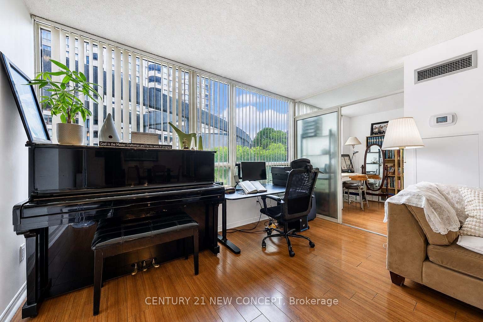 5765 Yonge Street 101