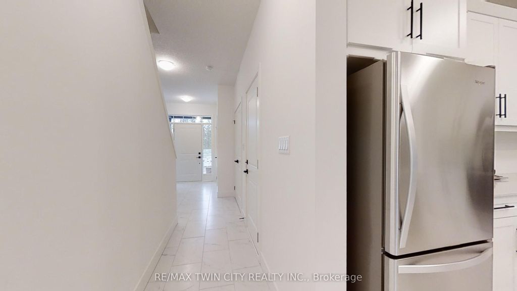 Photo of 14 JULIE Court, London South, ON N5X 3X4 (MLS # X12385480)