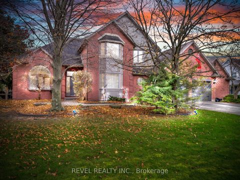 Photo of 11 Cramar Crescent, Chatham-Kent, ON N7M 6G3 (MLS # X12589216)