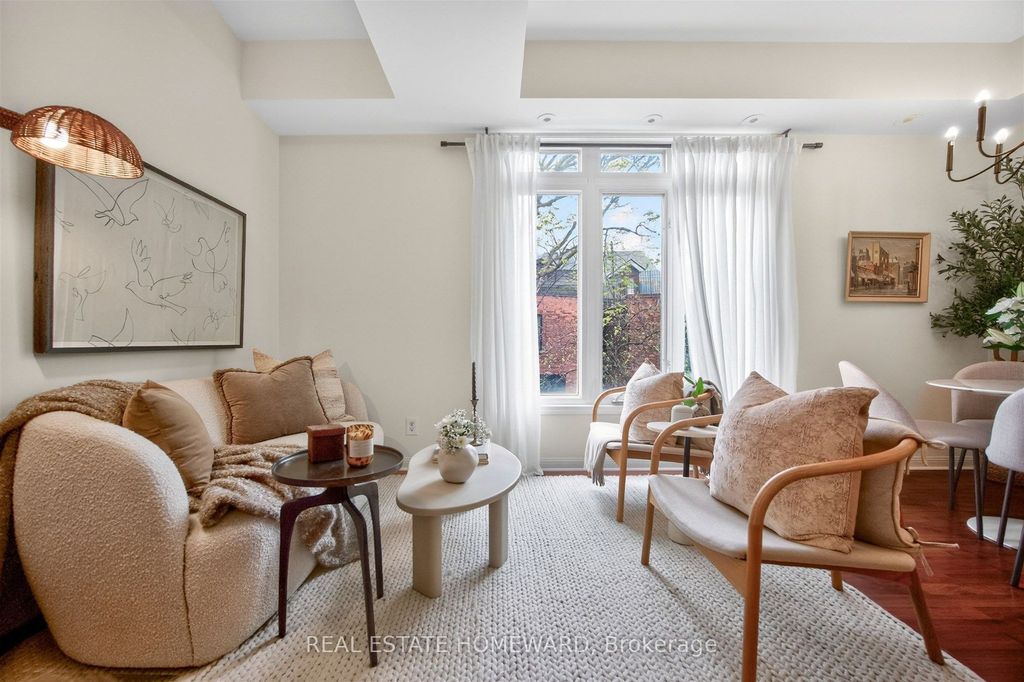Photo of 88 Carr Street #32, Toronto, ON M5T 1B7 (MLS # C13122682)