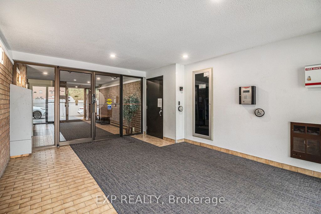 Photo of 316 SAVARD Avenue #309, Vanier and Kingsview Park, ON K1L 7S2 (MLS # X12728314)