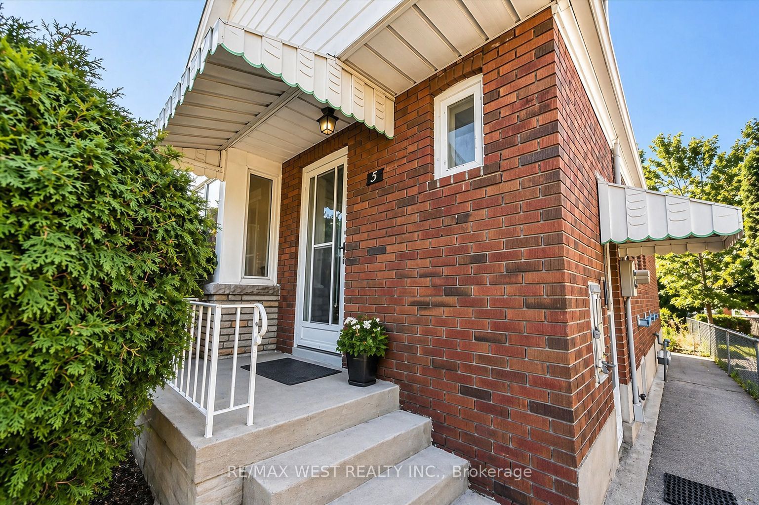 5 Dieppe Road S