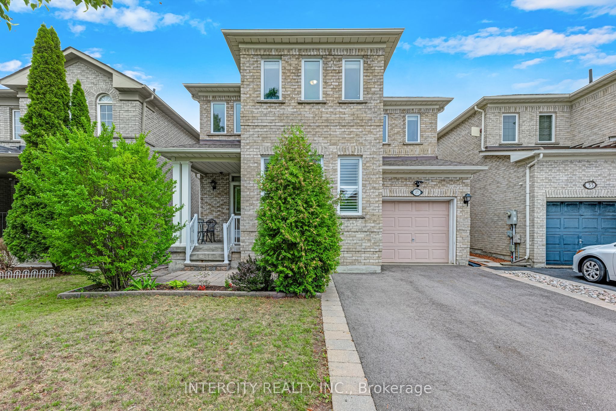 37 Redfinch Crescent