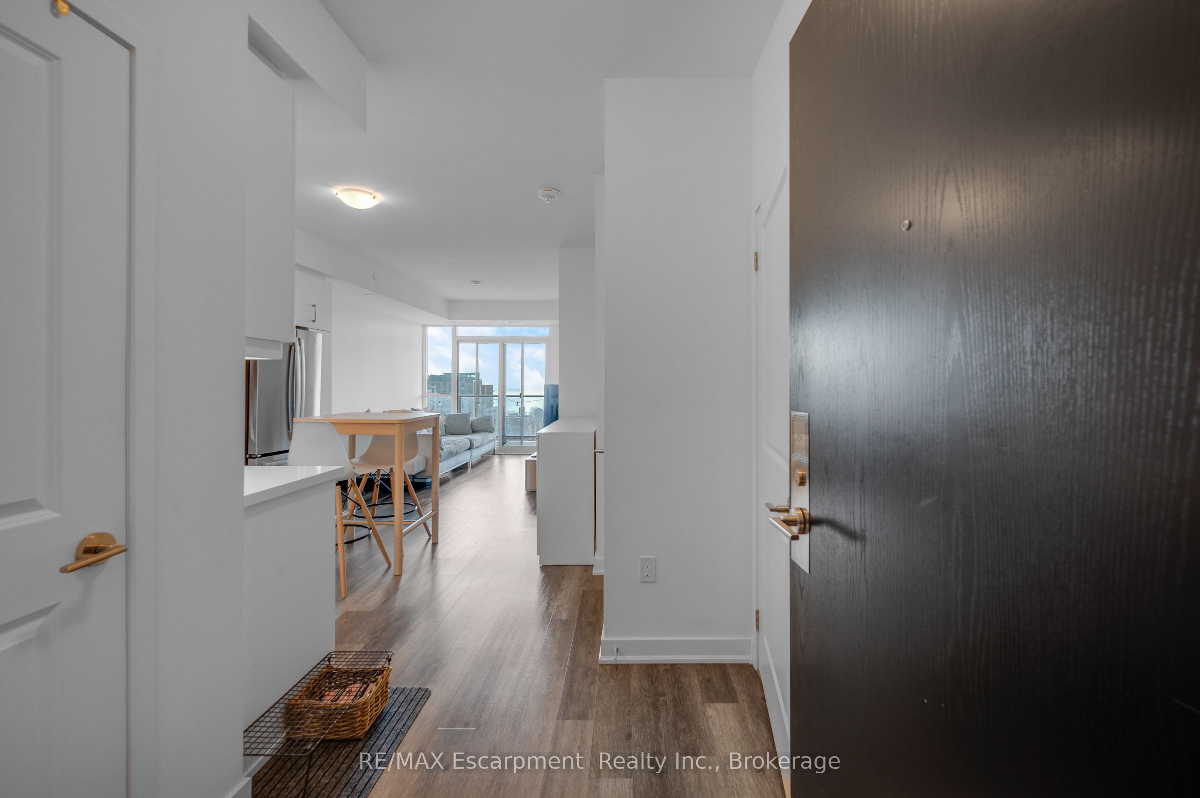 2007 James Street 704