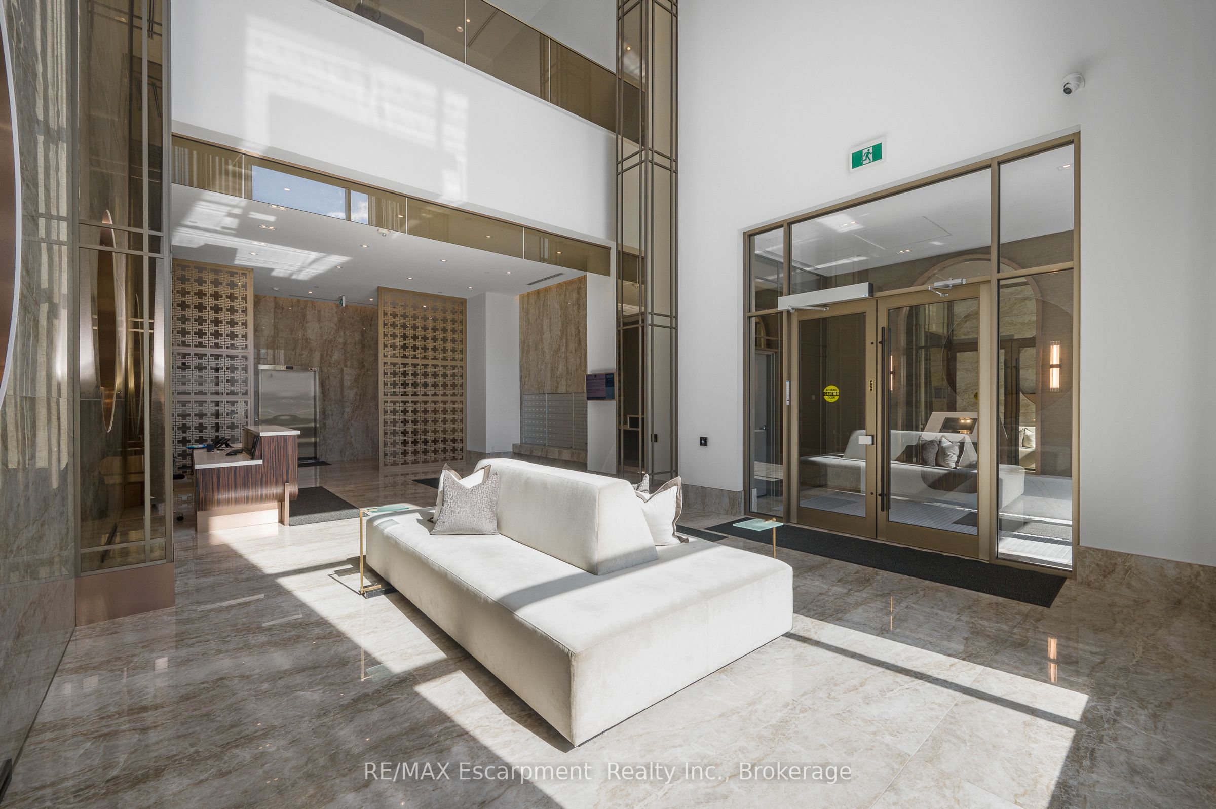2007 James Street 704