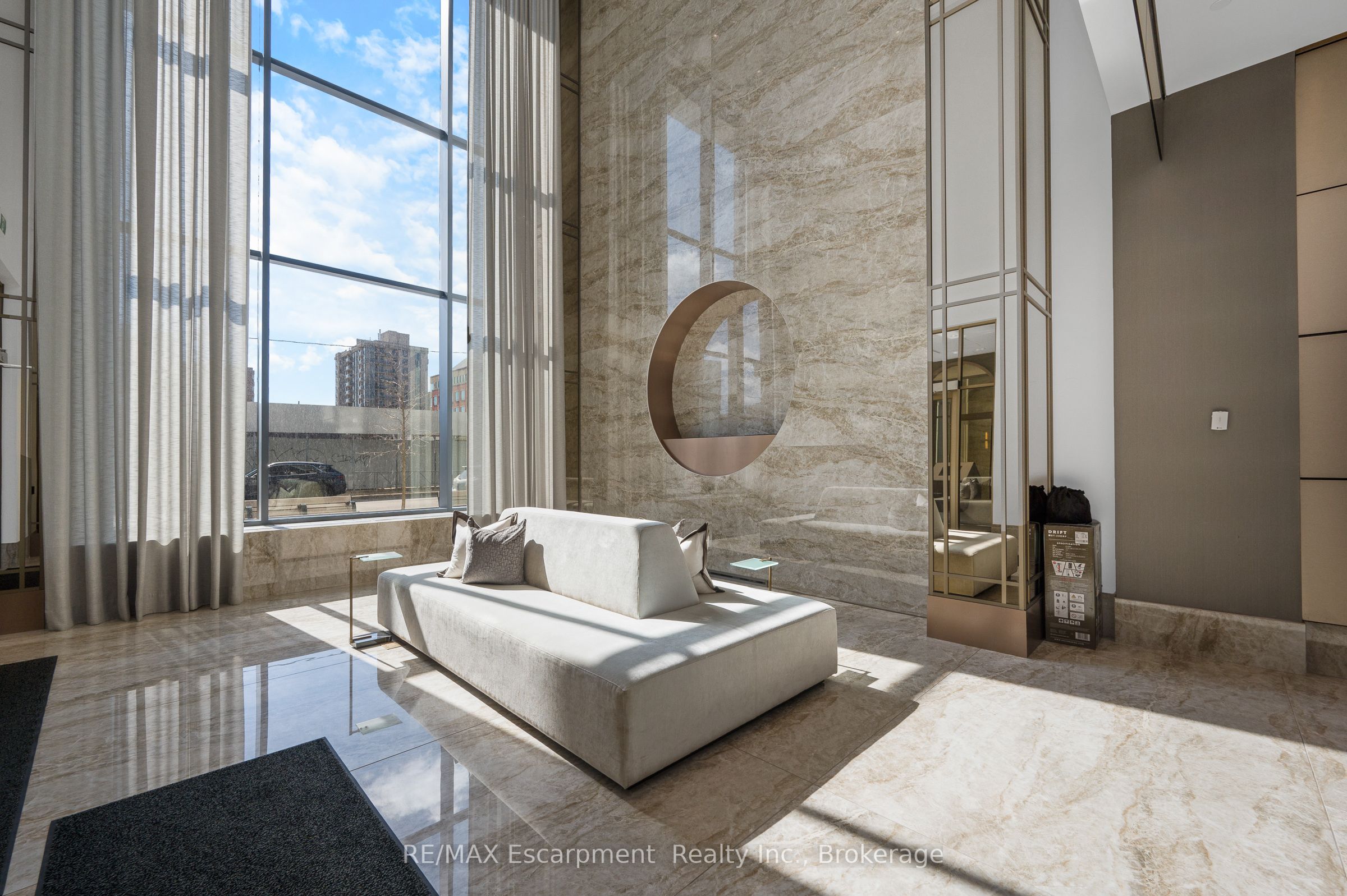 2007 James Street 704