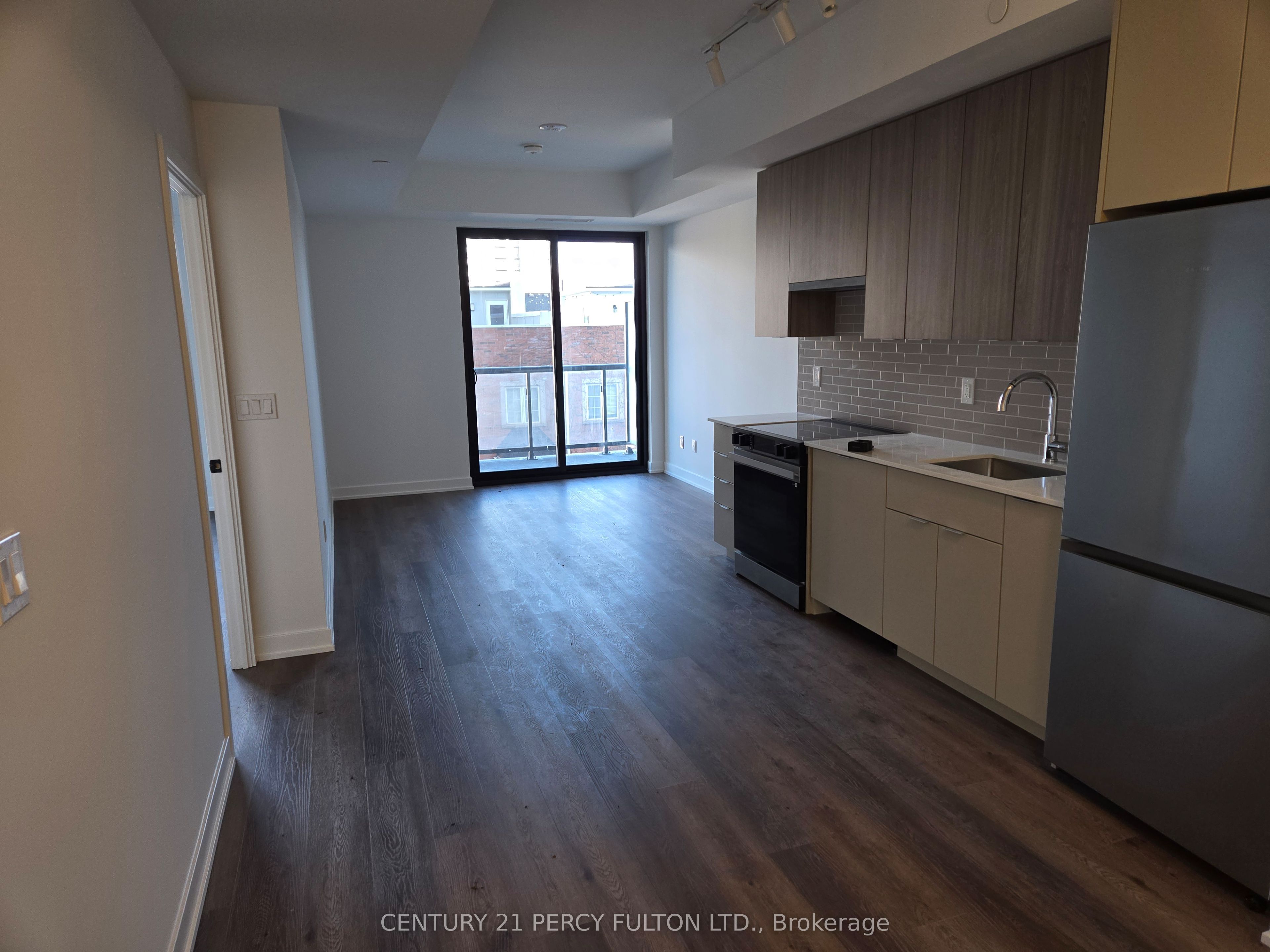 2075 Lakeshore Road 302