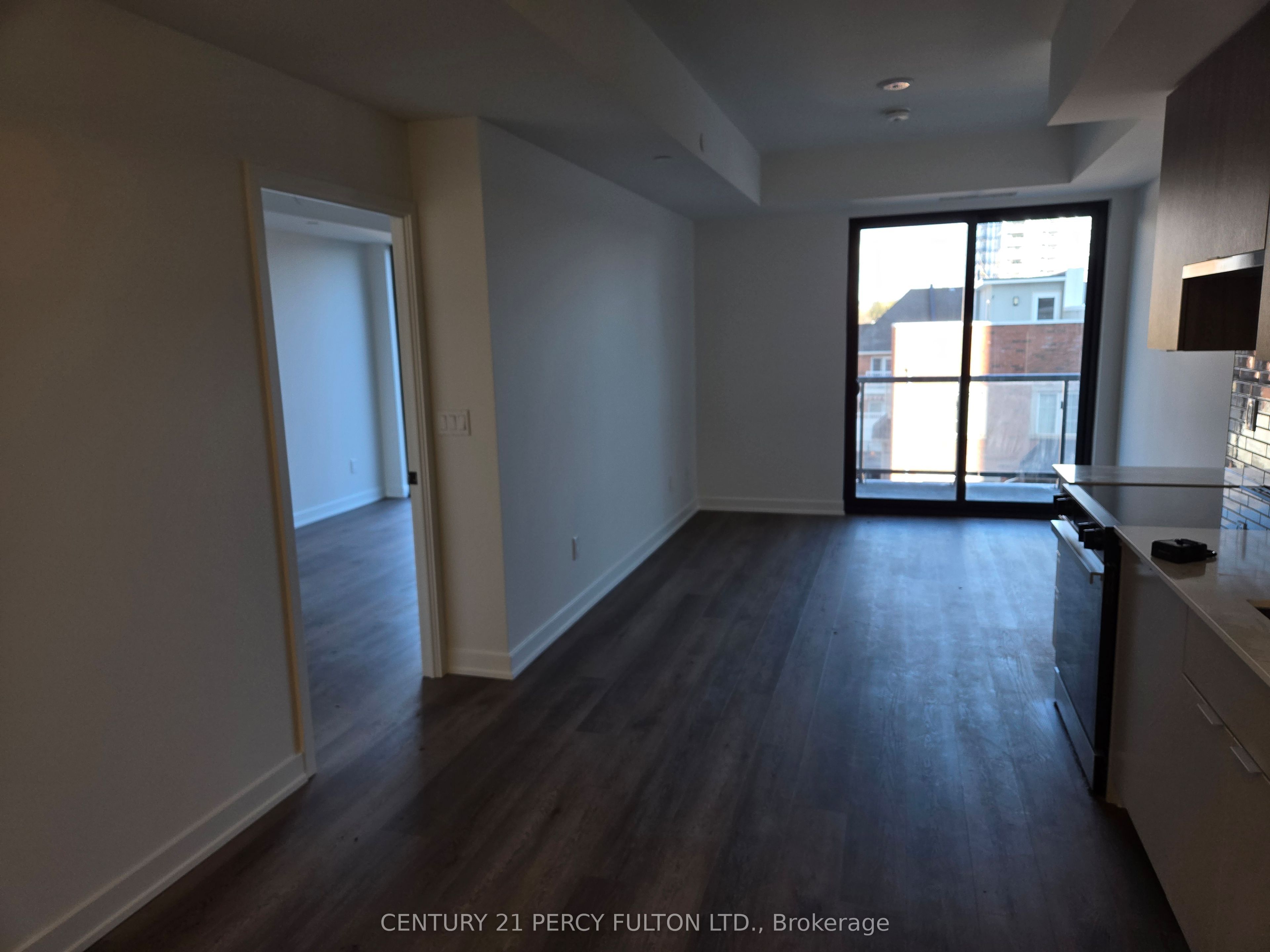 2075 Lakeshore Road 302