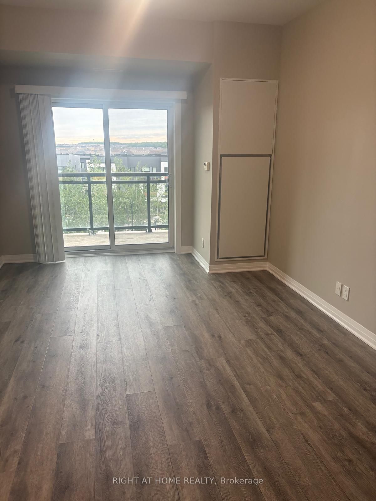 128 Grovewood Common 405