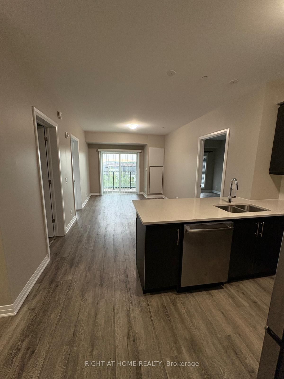 128 Grovewood Common 405