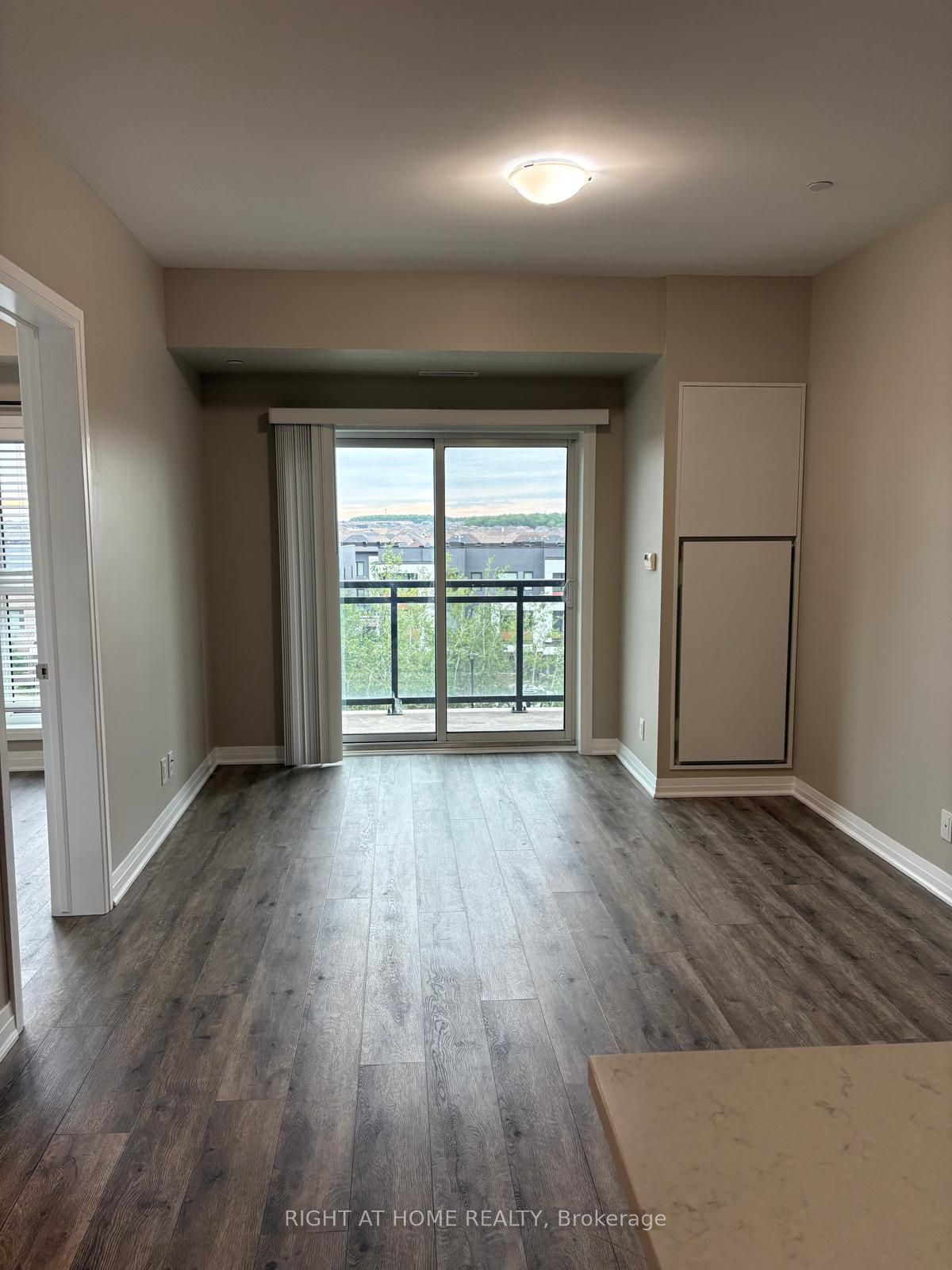128 Grovewood Common 405