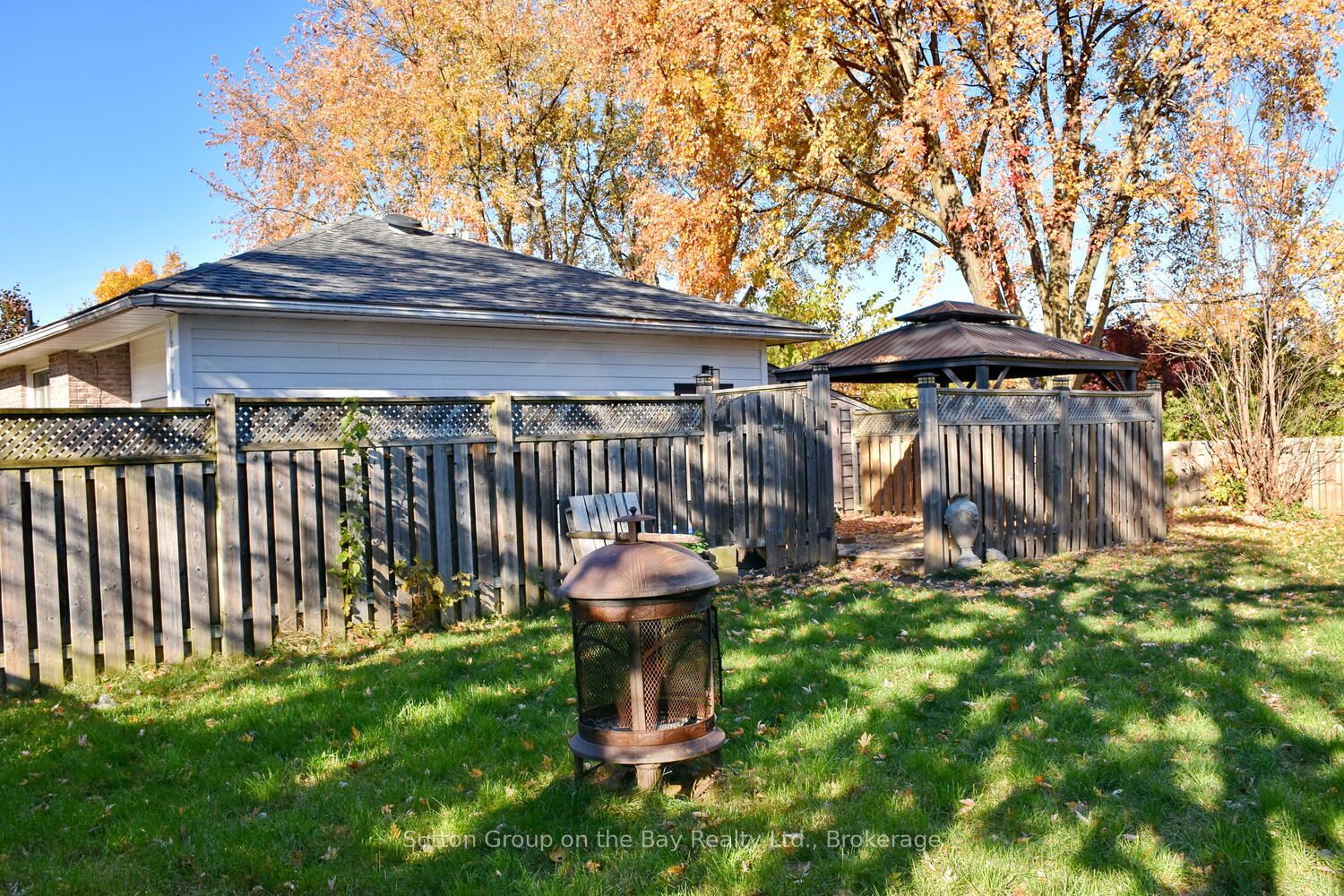 5 BROCK Crescent