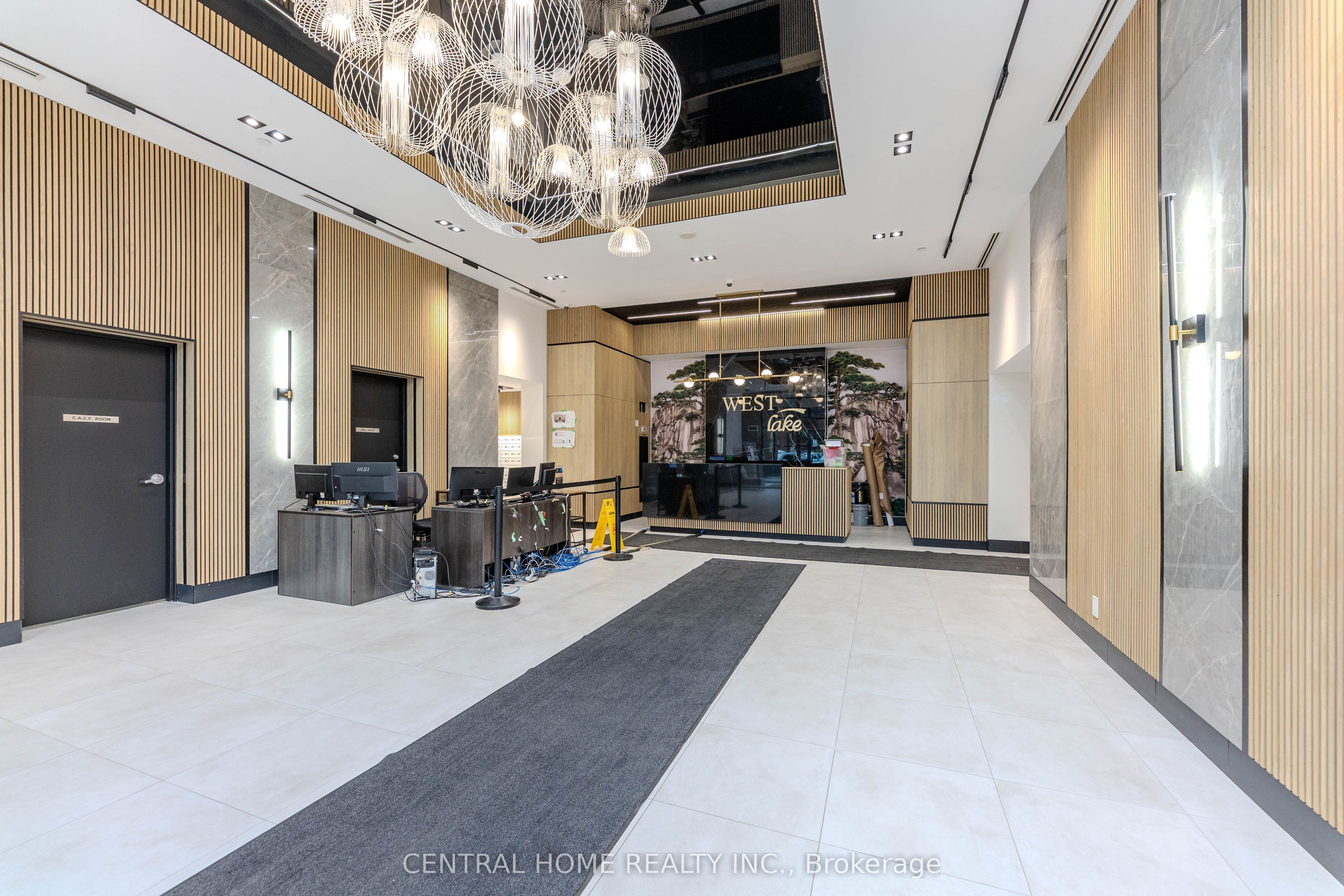 2220 Lake Shore Boulevard W 607