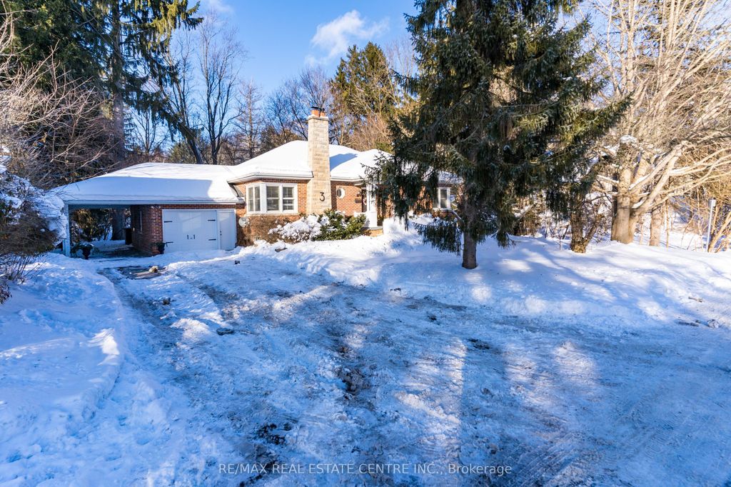 Photo of 3 Fallsview Road, Hamilton, ON L9H 5J7 (MLS # X12744520)