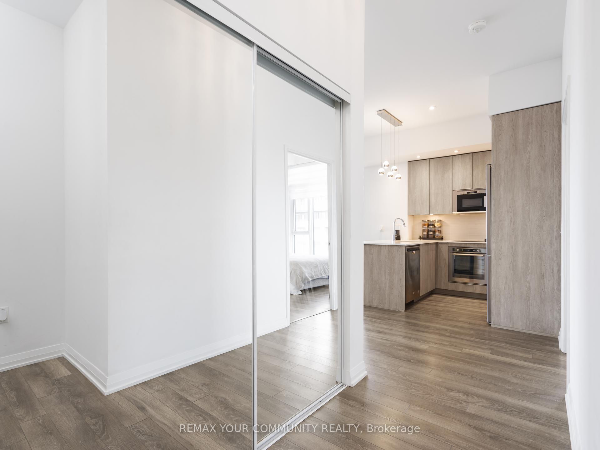 99 Eagle Rock Way 1012