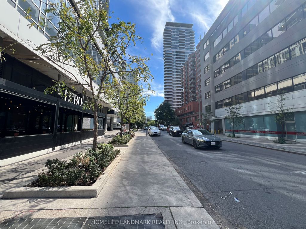 Photo of 89 Dunfield Avenue #807, Toronto, ON M4S 0A4 (MLS # C12386544)