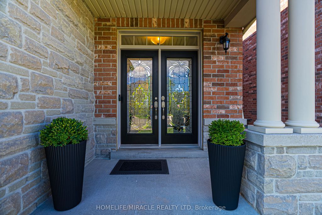 Photo of 8 Summerberry Way, Hamilton, ON L9B 0G2 (MLS # X12693842)