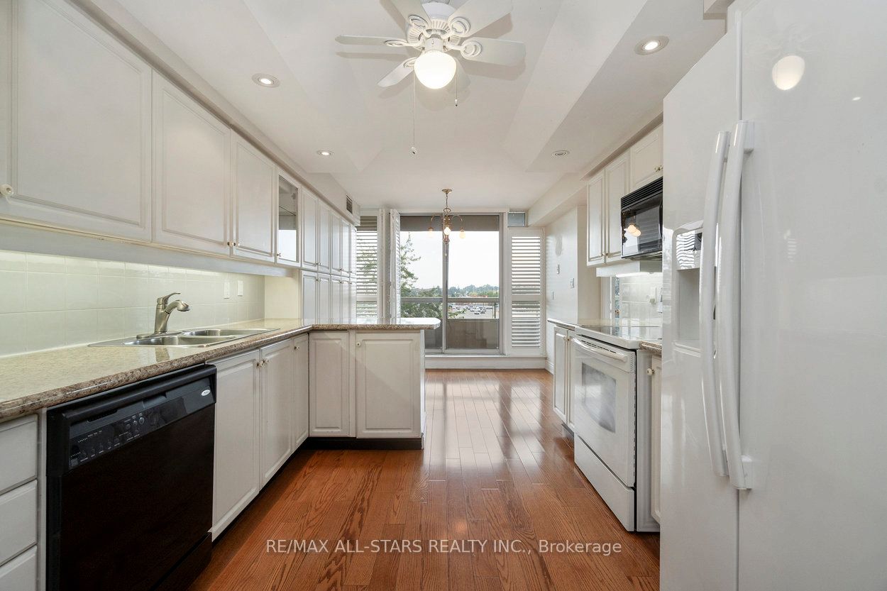 610 Bullock Drive 404