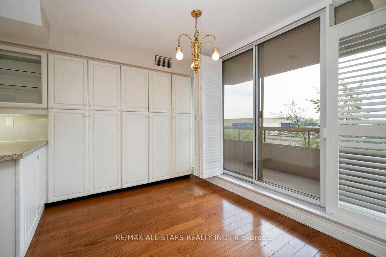 610 Bullock Drive 404