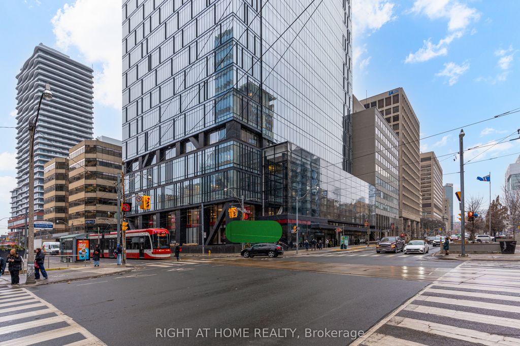 Photo of 488 UNIVERSITY Avenue #4702, Toronto, ON M5G 0C1 (MLS # C12639622)