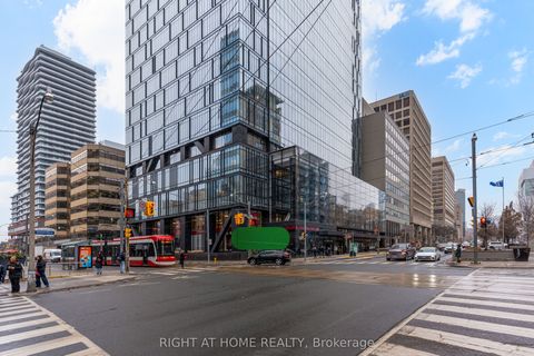 Photo of 488 UNIVERSITY Avenue #4702, Toronto, ON M5G 0C1 (MLS # C12639622)