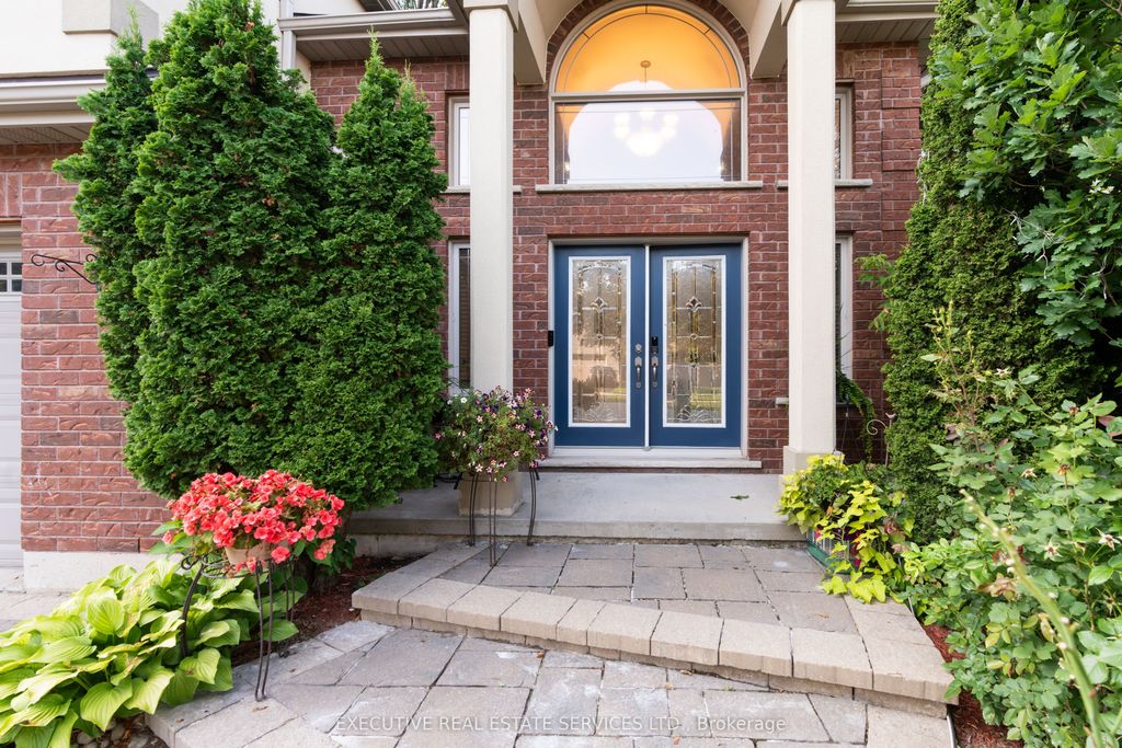 Photo of 131 Forestway Trail, Woodstock, ON N4S 9A7 (MLS # X12655128)