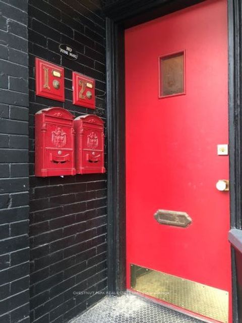 476 Roncesvalles Avenue #2 Toronto ON M6R 2N5