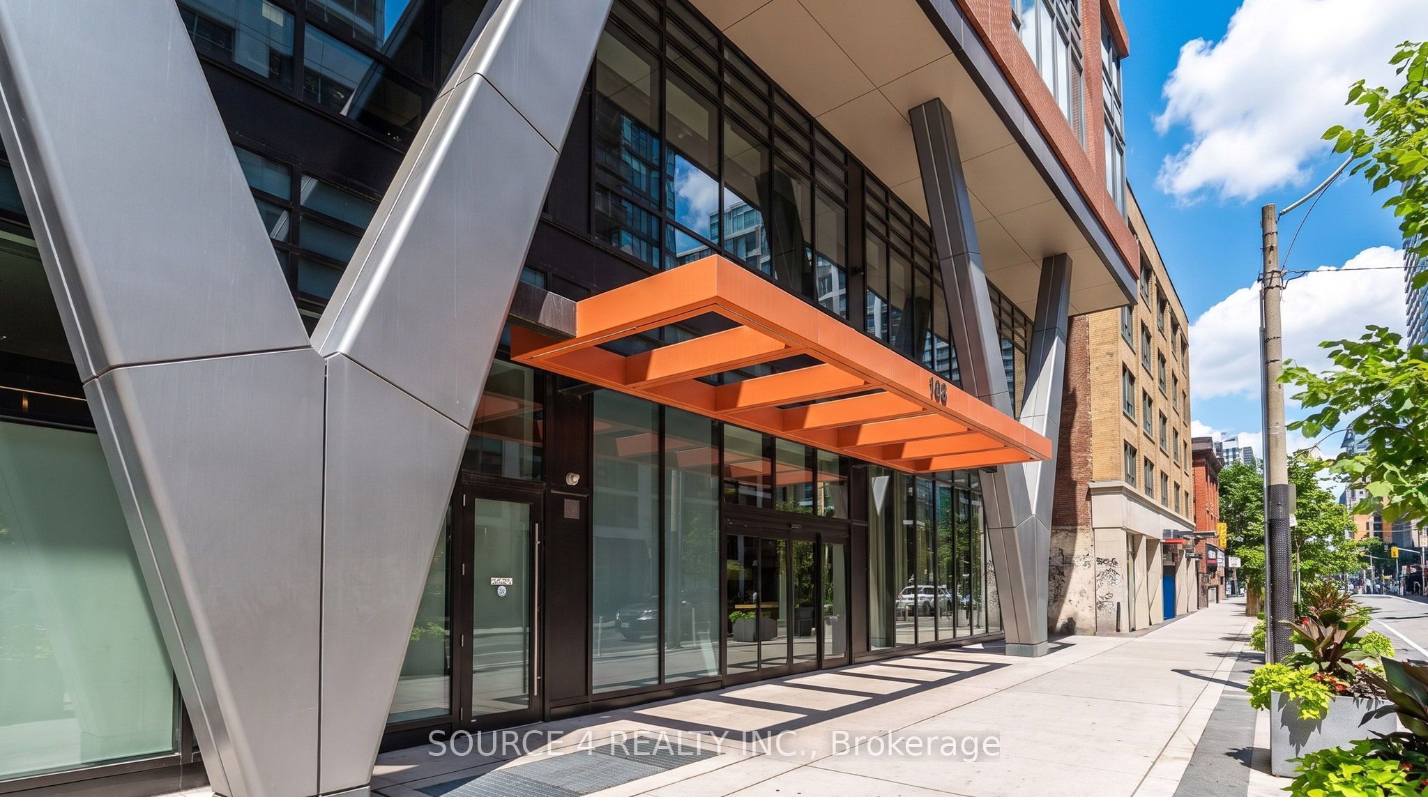 108 Peter Street 4906