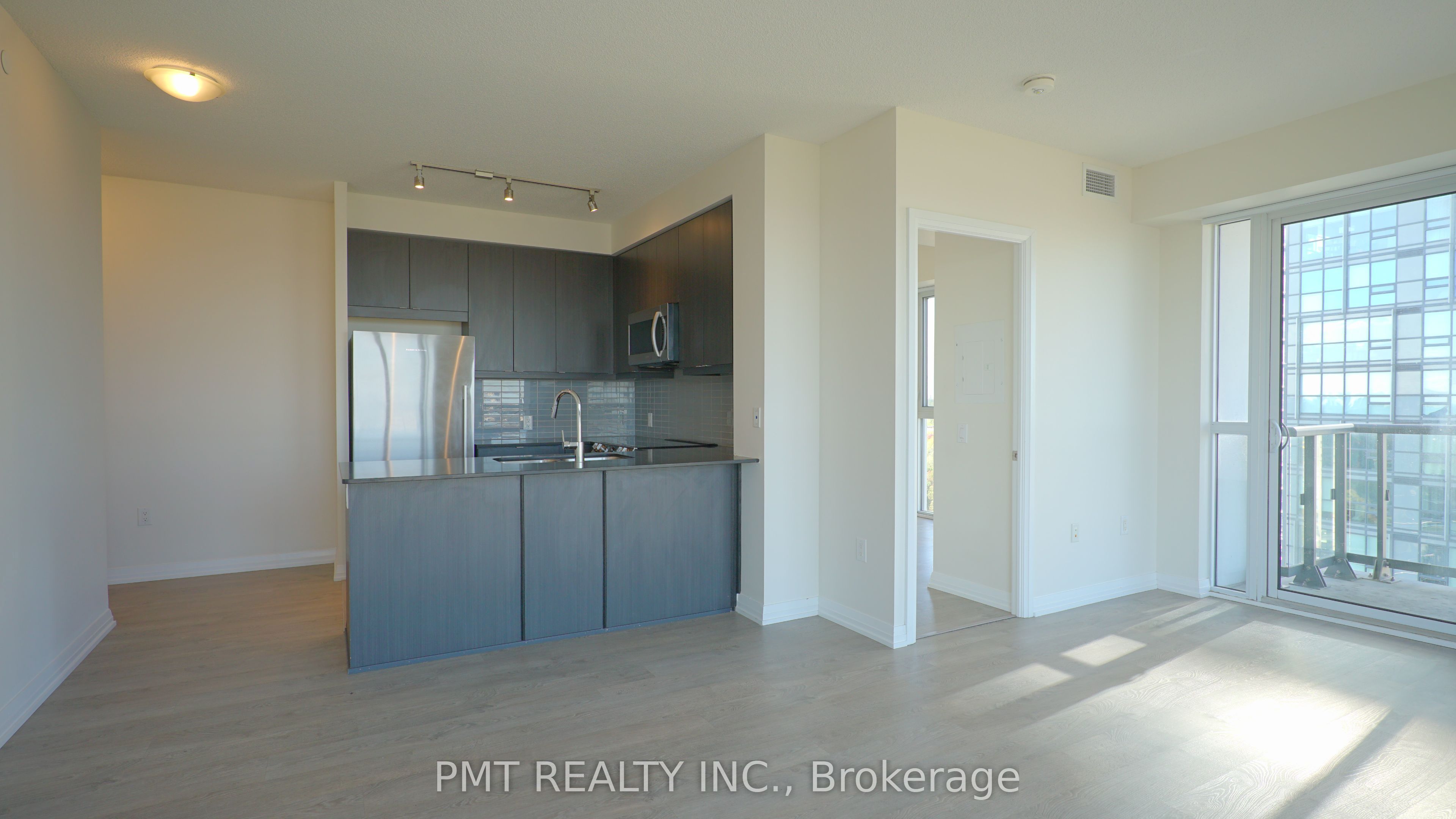 50 Thomas Riley Road 1402
