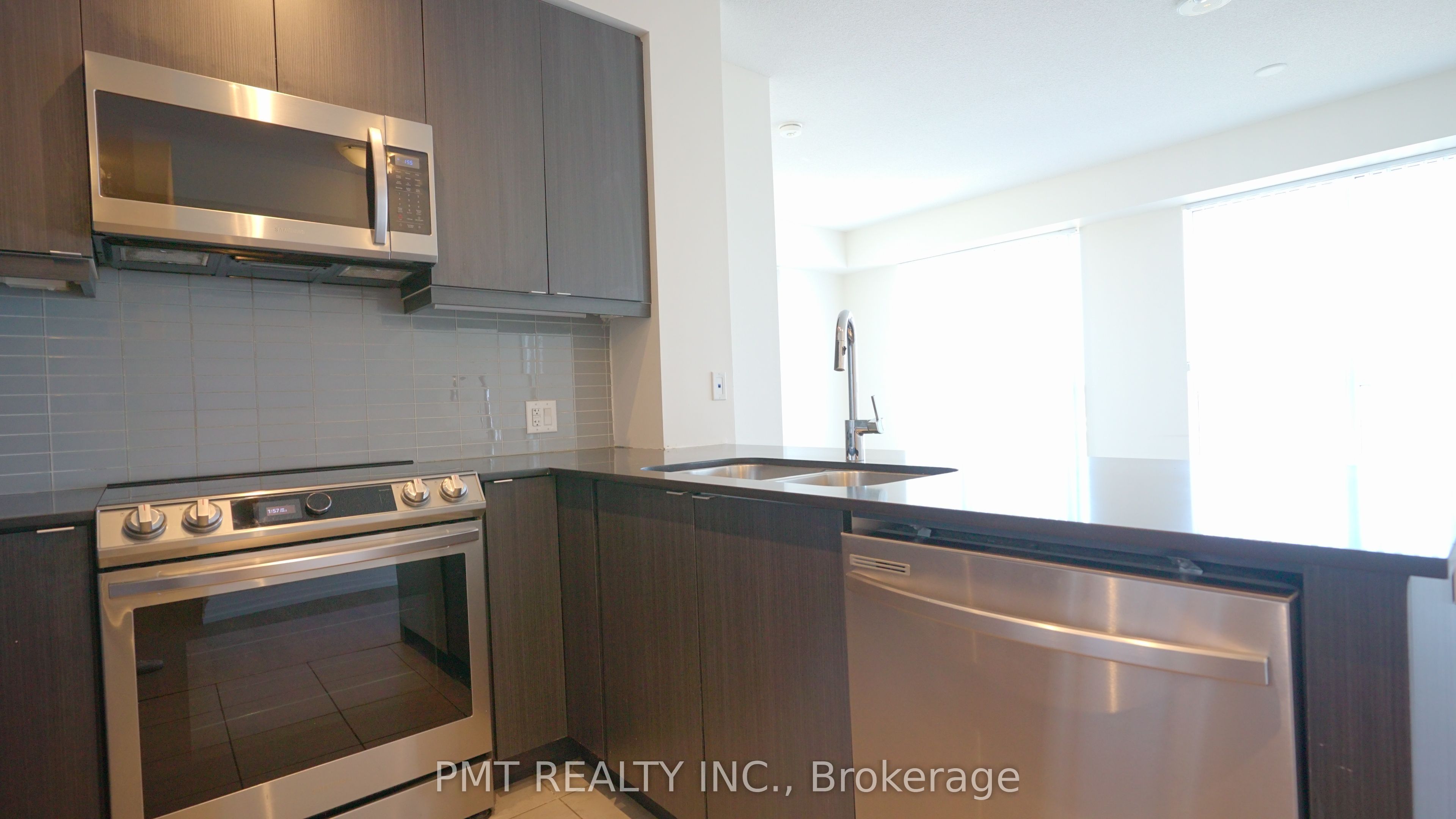 50 Thomas Riley Road 1402