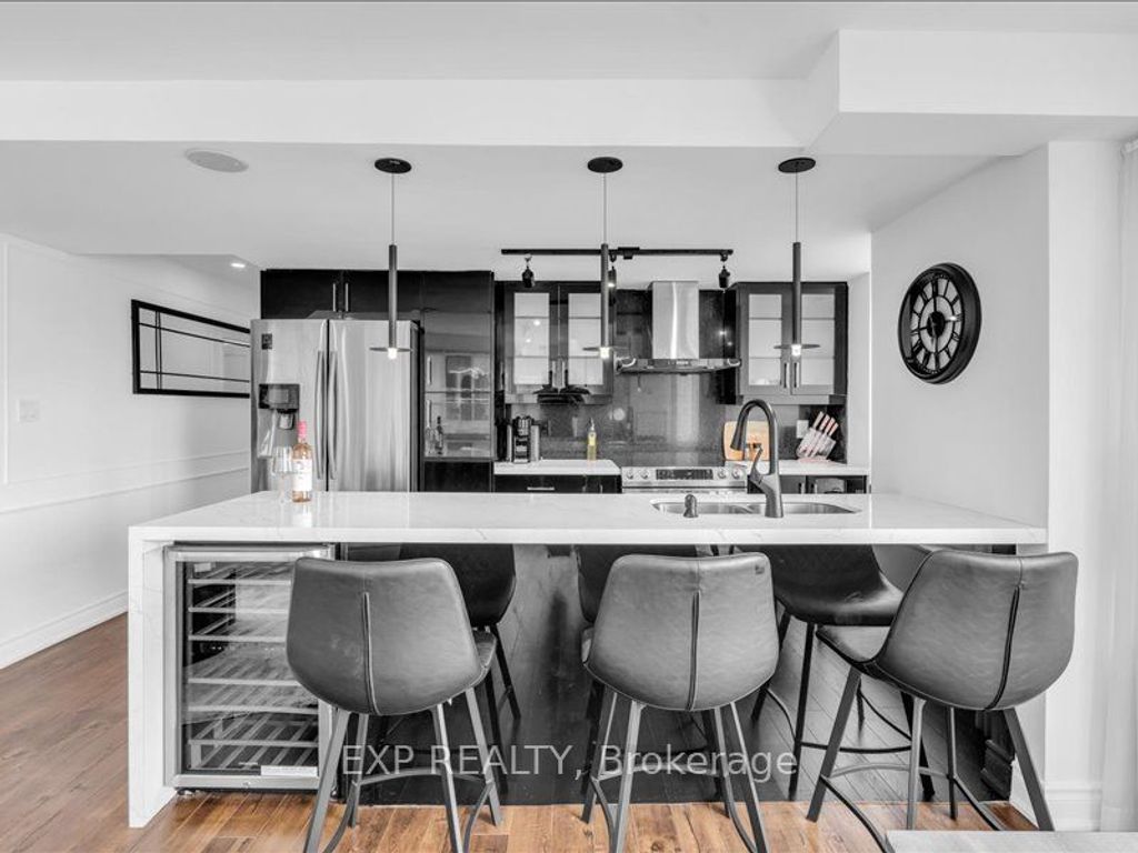 Photo of 210 Victoria Street #1816, Toronto, ON M5B 2R3 (MLS # C12405229)
