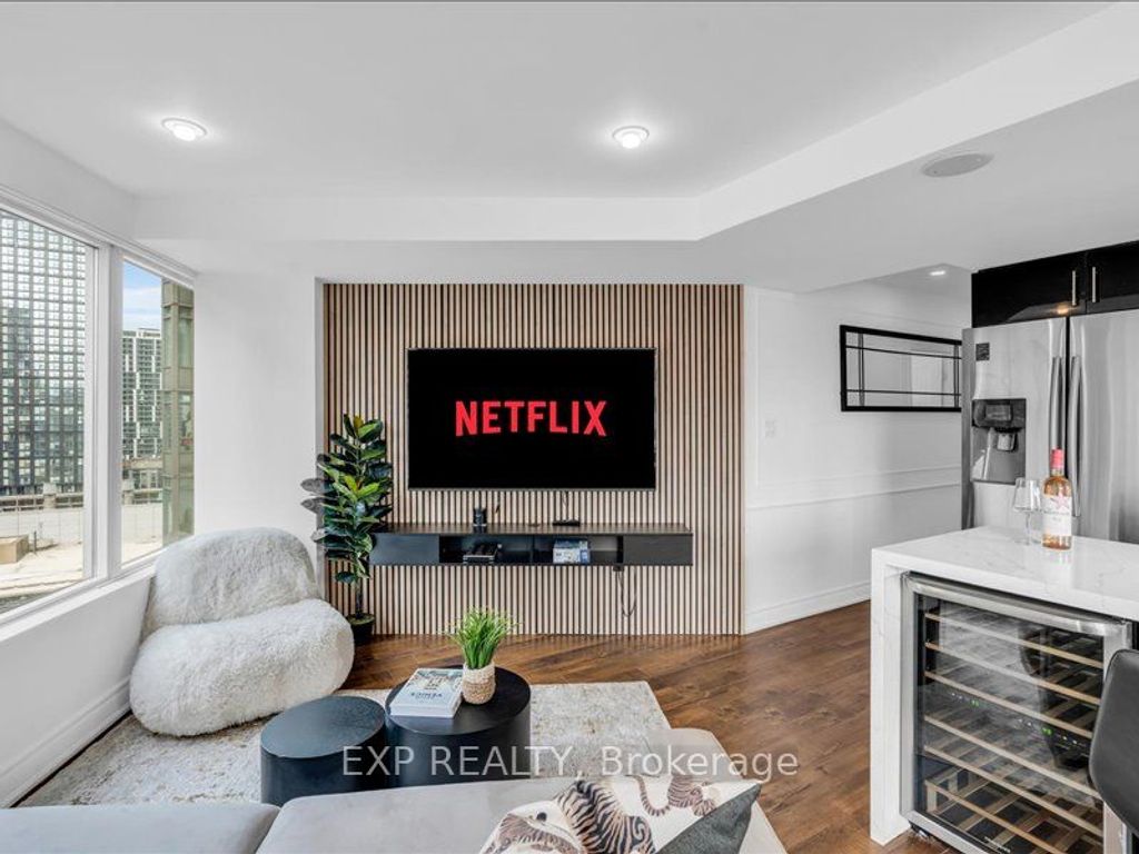 Photo of 210 Victoria Street #1816, Toronto, ON M5B 2R3 (MLS # C12405229)